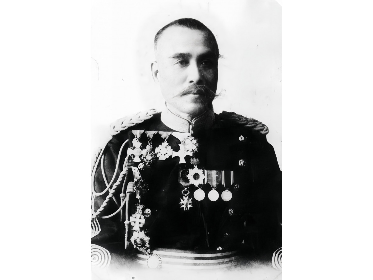 Образцы мечей армейских офицеров 1944 и 1945 гг.
